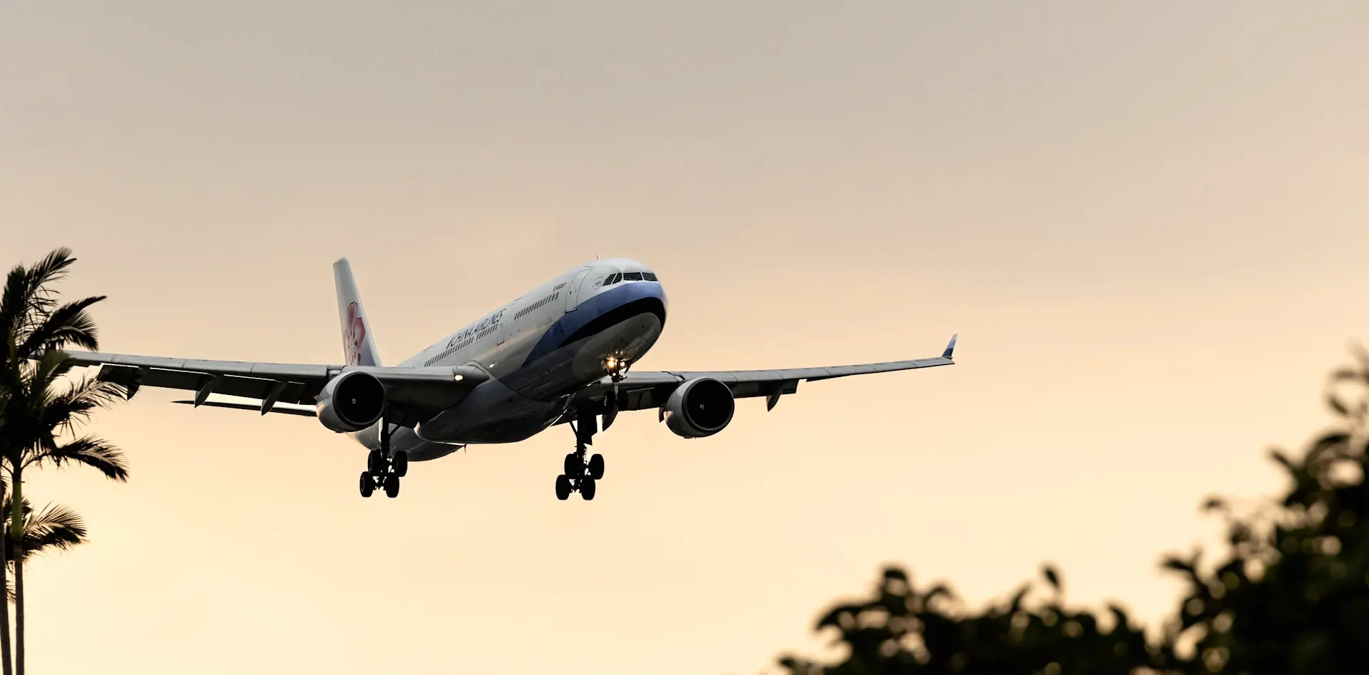 posando en un atardecer
